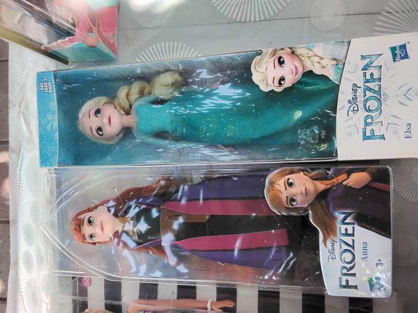 NEW Frozen Dolls
