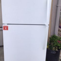 Kenmore Top- Freezer Refrigerator 