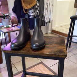 Woman’s Rain Boots  Size 10
