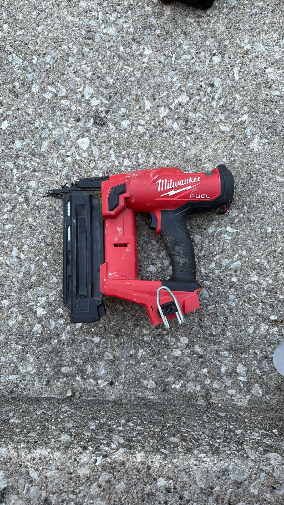 Milwaukee M18 FUEL 18-Volt Lithium-Ion Brushless Cordless Gen II 18-Gauge Brad Nailer (Tool-Only)