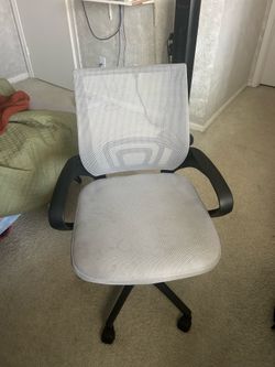 Rotating desk chair