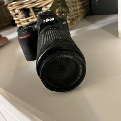 Nikon D3500 + Extras