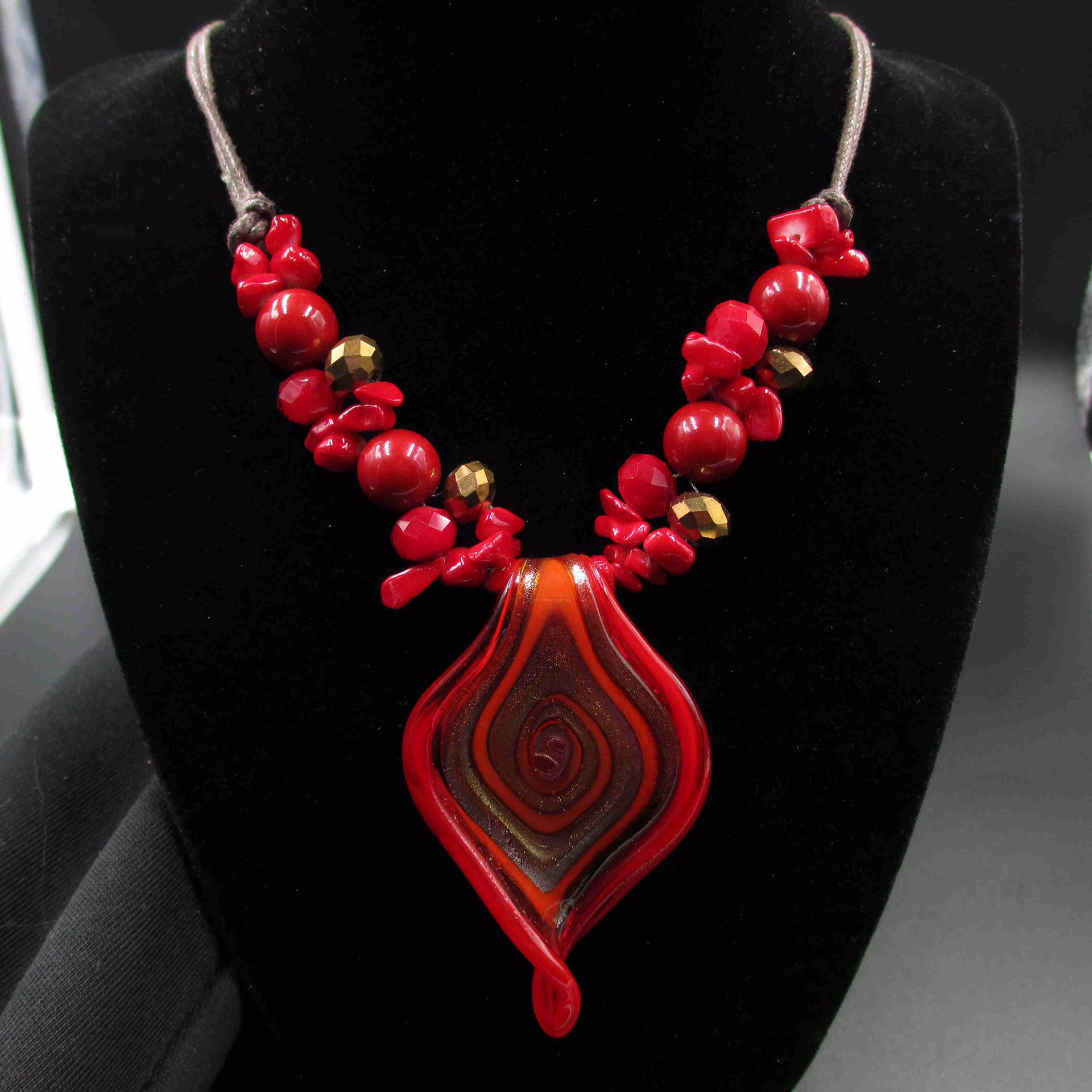 Vintage 20 Inch Red Stunning Glass Pendant Necklace Costume Jewelry Fashion Statement Wedding Bohemian Elegant Bridal Theater Trendy Gift