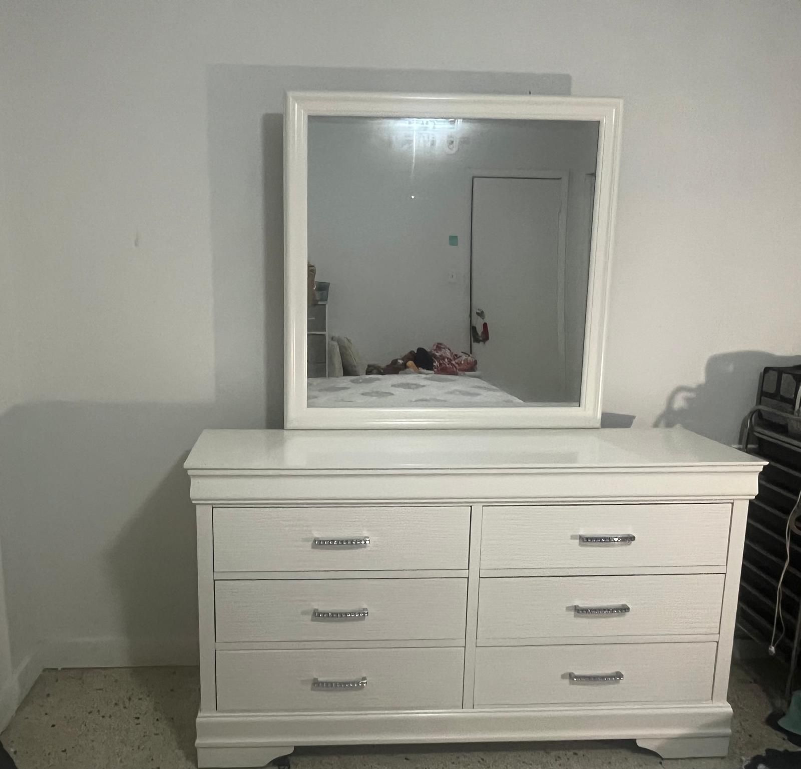 White Dresser With Mirror