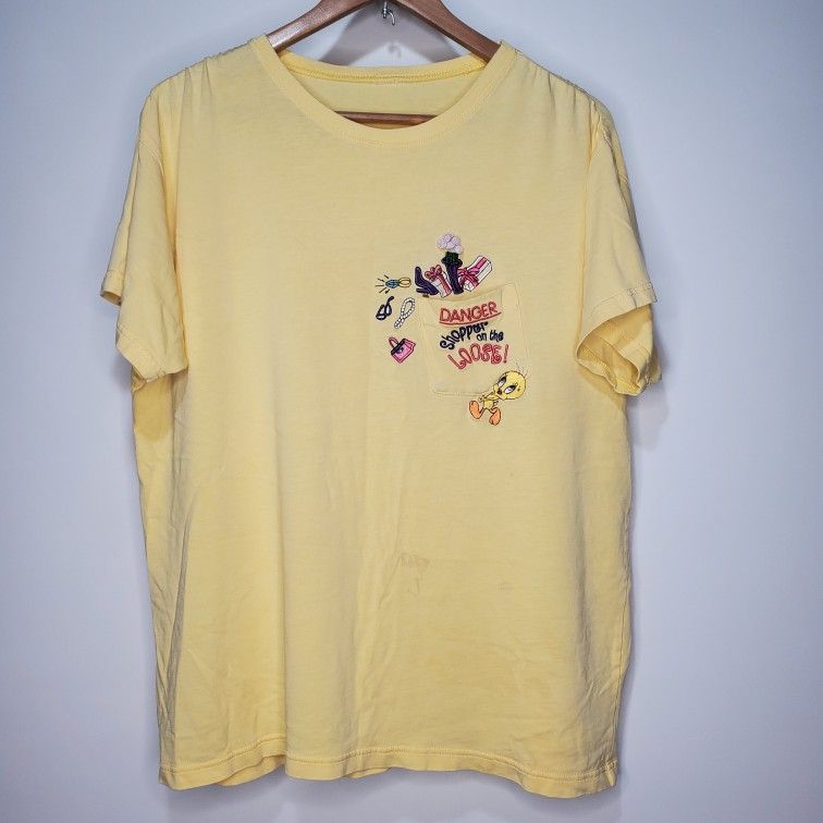 Vintage 90's Tweety Bird "Danger Shopper On The Loose" Tee