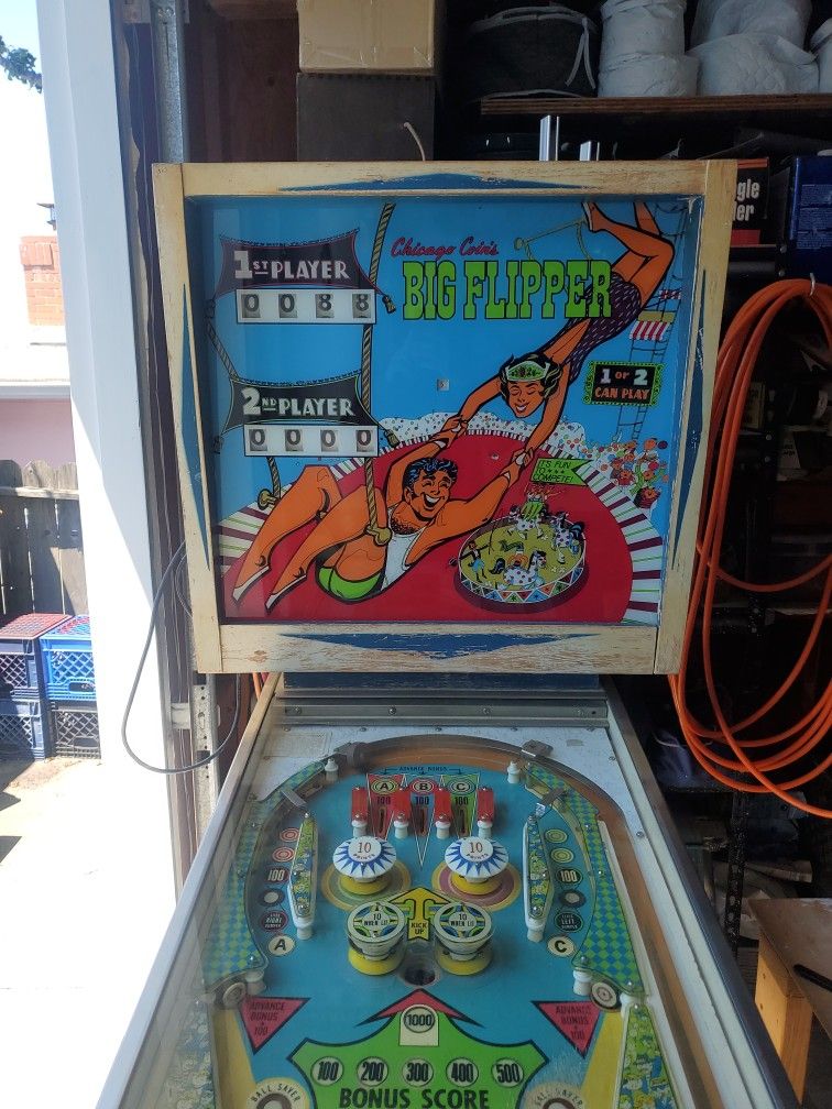 BIG FLIPPER Pinball Machine by Chicago Coin