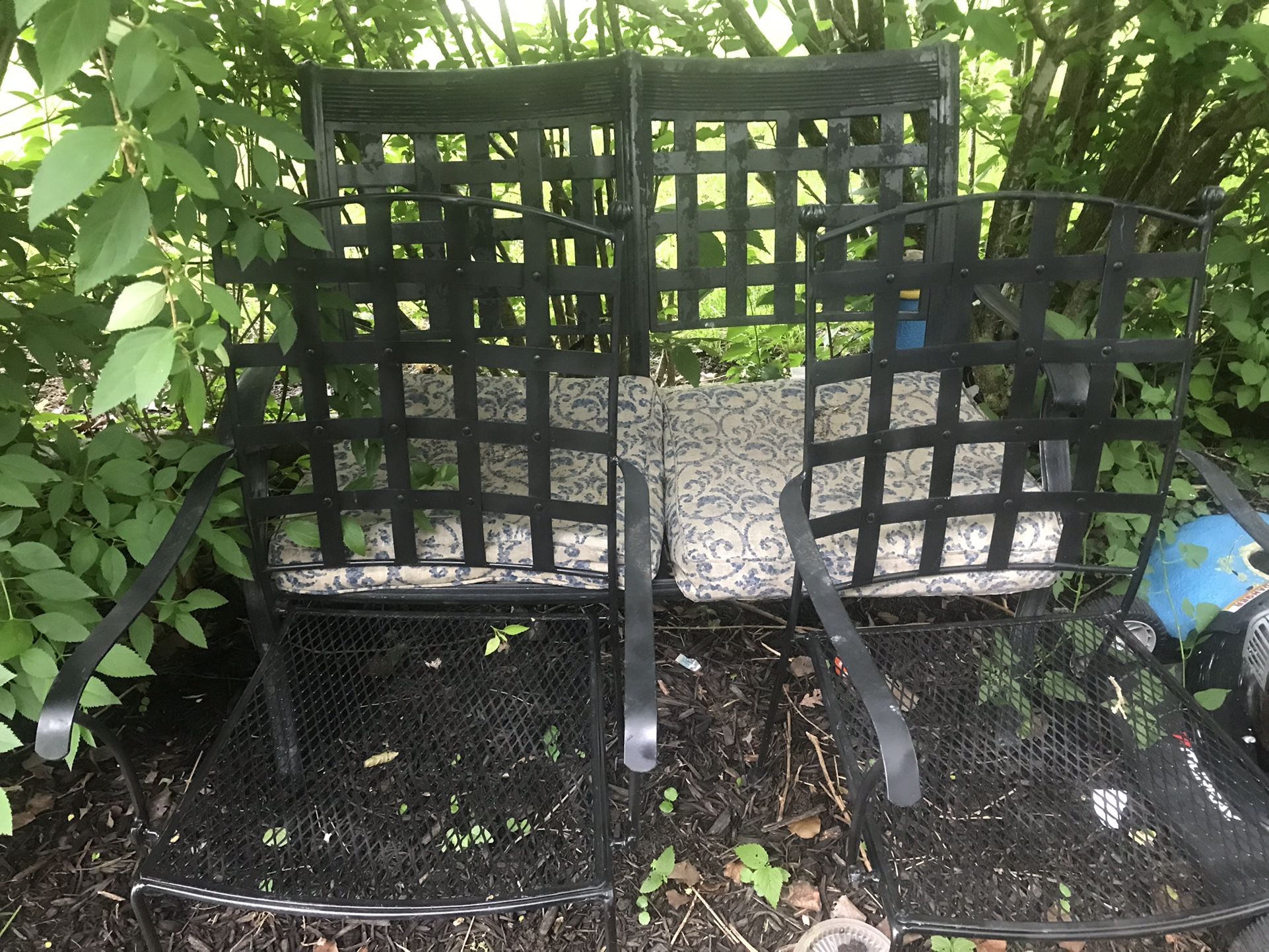 Patio Set With 4 Chairs 100 Bench 2 Chairs 125.00