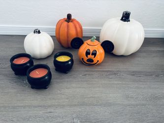Halloween Pumpkins & Decor Lot