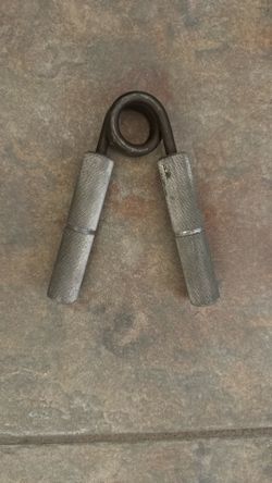 Vtg Ironman Crush Hand Gripper 2