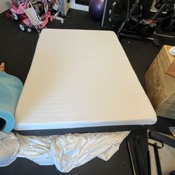 Memory Foam Mattress (Bear) Queen With Toppers 