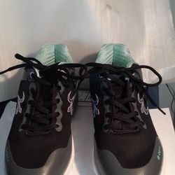 G  DEFY  SHOES  gravity  Defyer