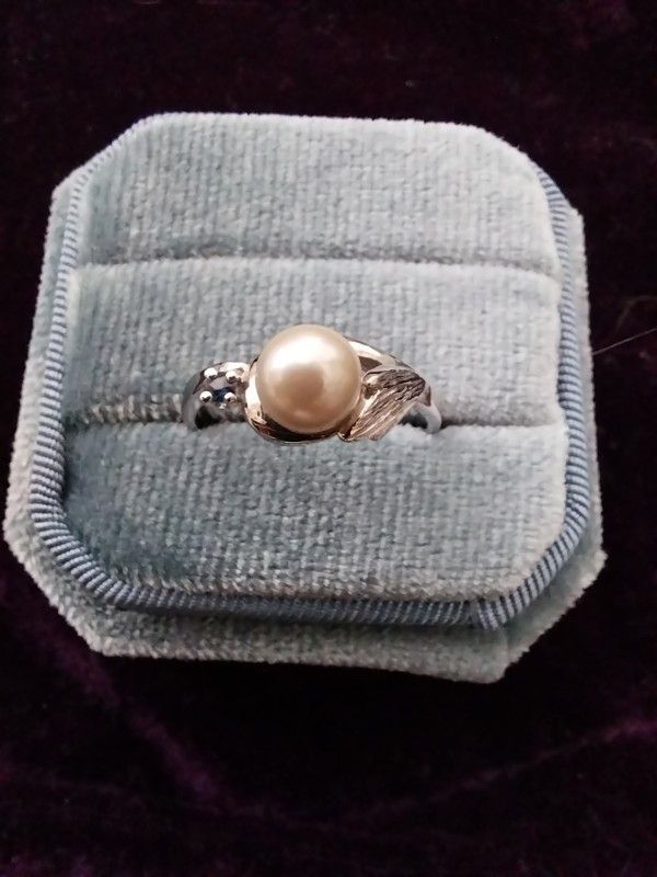 Vintage 1970's Pearl Ring