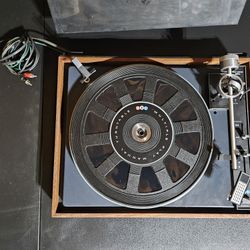 vintage BIC (British Industries Corporation) "Multiple Play Manual" turntable