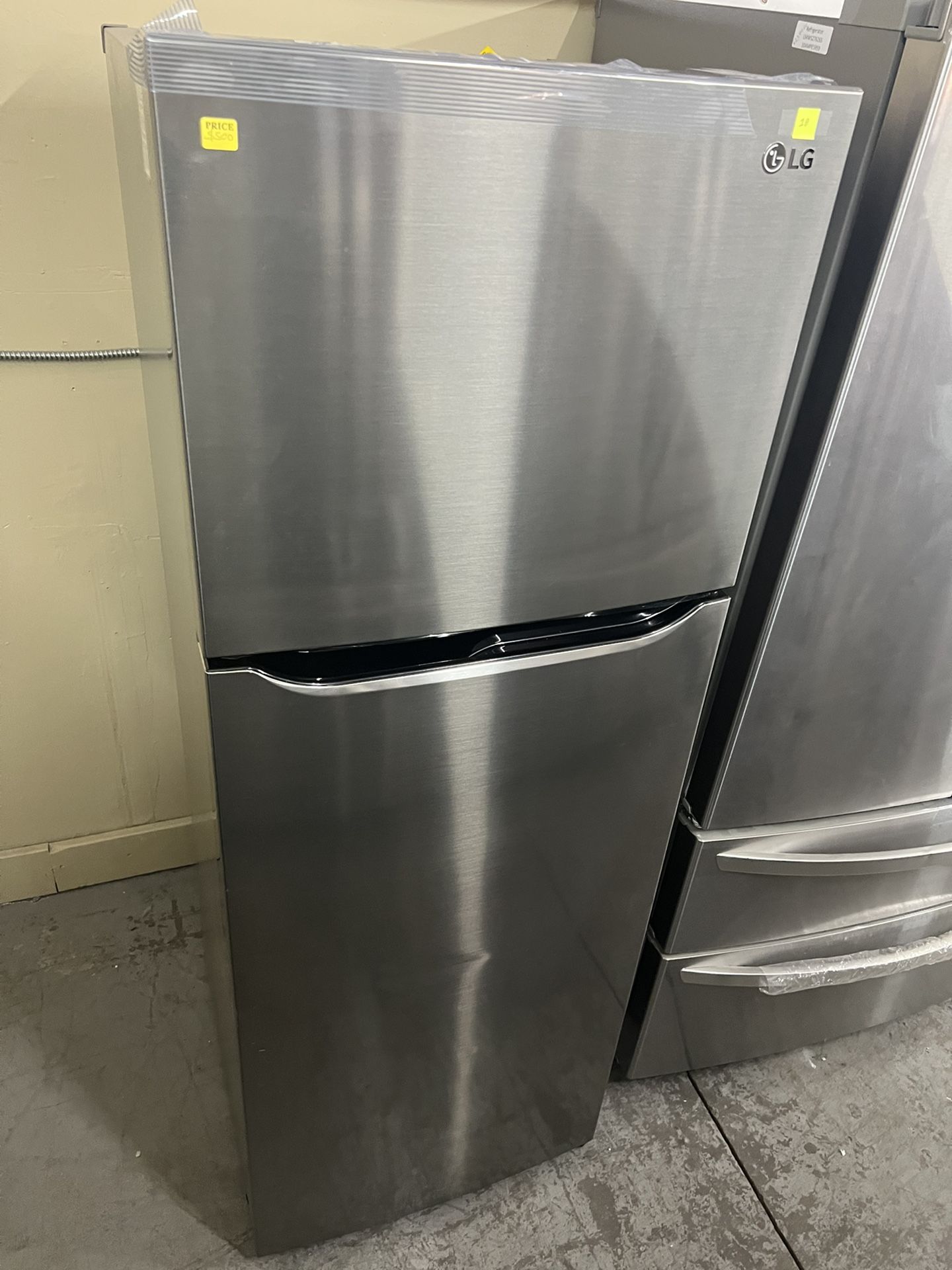 LG Refrigerator for Sale in Lawrenceville, GA - OfferUp
