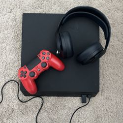 PS4, includes: PS5 wireless headset, and one controller. 