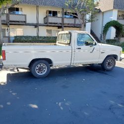 FORD RANGER 1988,5SP,REBUILT 2.3 MOTOR 40K ON IT,RUNS GOOD ,CLEAN TITLE, CURRENT REGESTRATION, SMOG