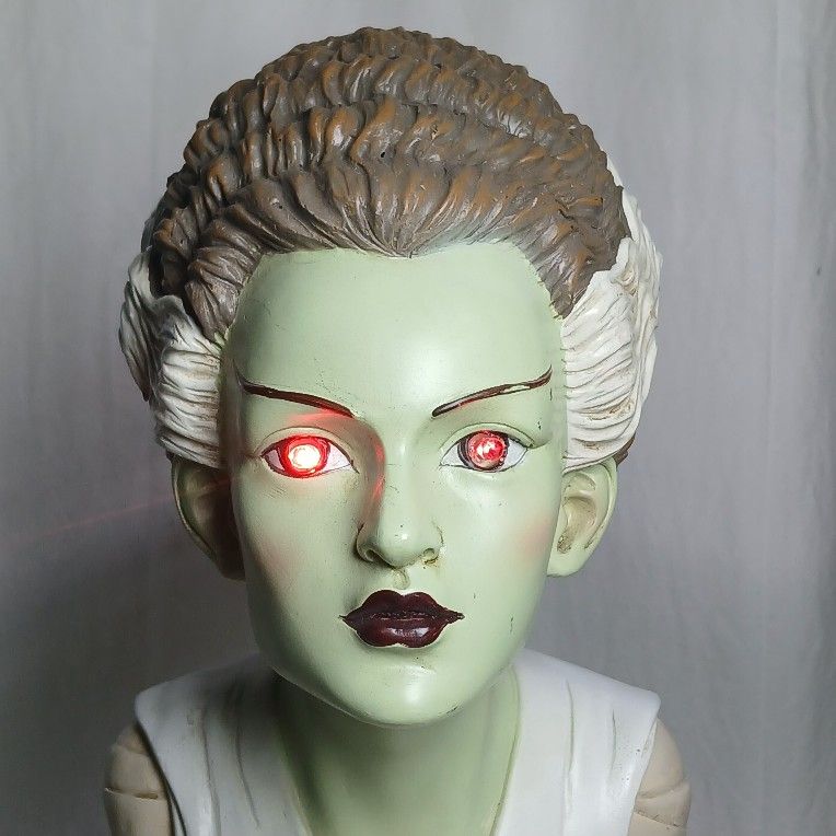 Bride of Frankenstein Light Up Eyes Red LED Bust Halloween Decor Green Statue