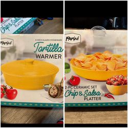 Tortilla warmer & chips & salsa 
