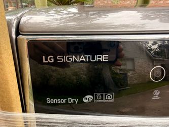 SIGNATURE 9.0 Cu. Ft. Vented SMART Electric Dryer in Black Stainless Steel with Touch Control Panel and TurboSteam