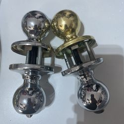 7 Door Knobs Gold And Silver 