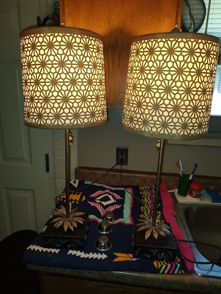 2 Pineapple Lamps