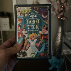 Alice In Wonderland Tarot Deck 