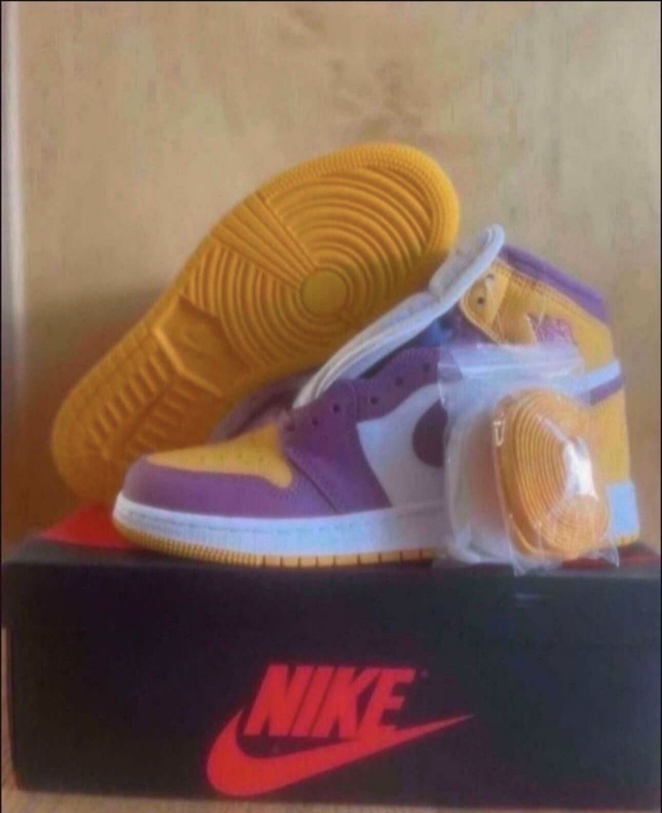 Nike Air Jordan 1 Retro High OG Brotherhood Size 6.5Y/8W Brand New 