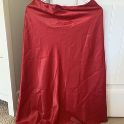 Red satin skirt with a touch of glamour. Size S. 