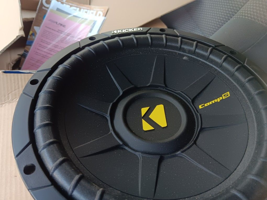 Kicker COMP S 10" NEW $50 (1)