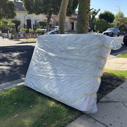 Free Full Mattress (~ 53” x ~75”) 
