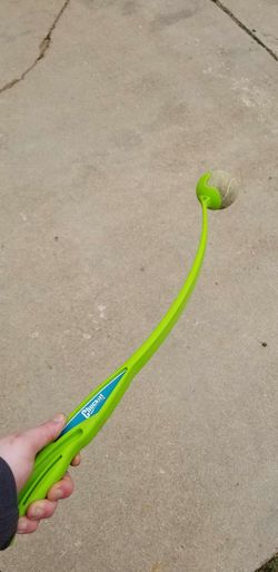 CHUCKIT tennis ball launcher / thrower