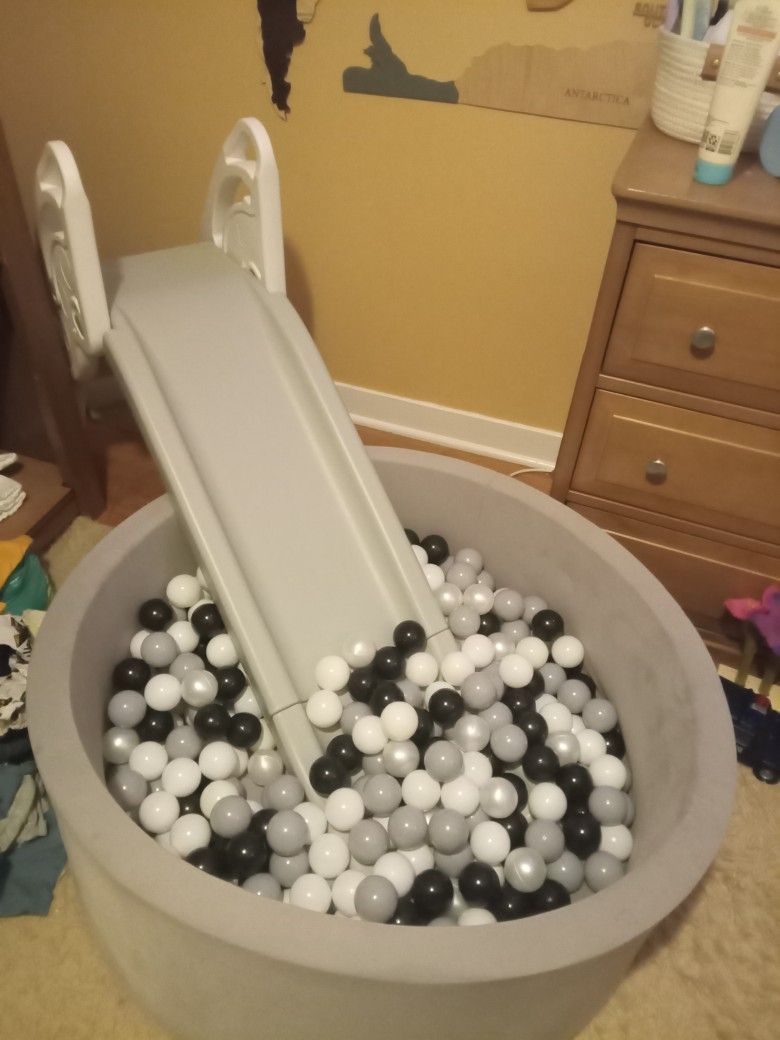 Slide With Plastic Balls