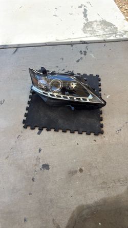 2013 to 2015 Lexus RX 350 passenger side headlight OEM Good condition new open box