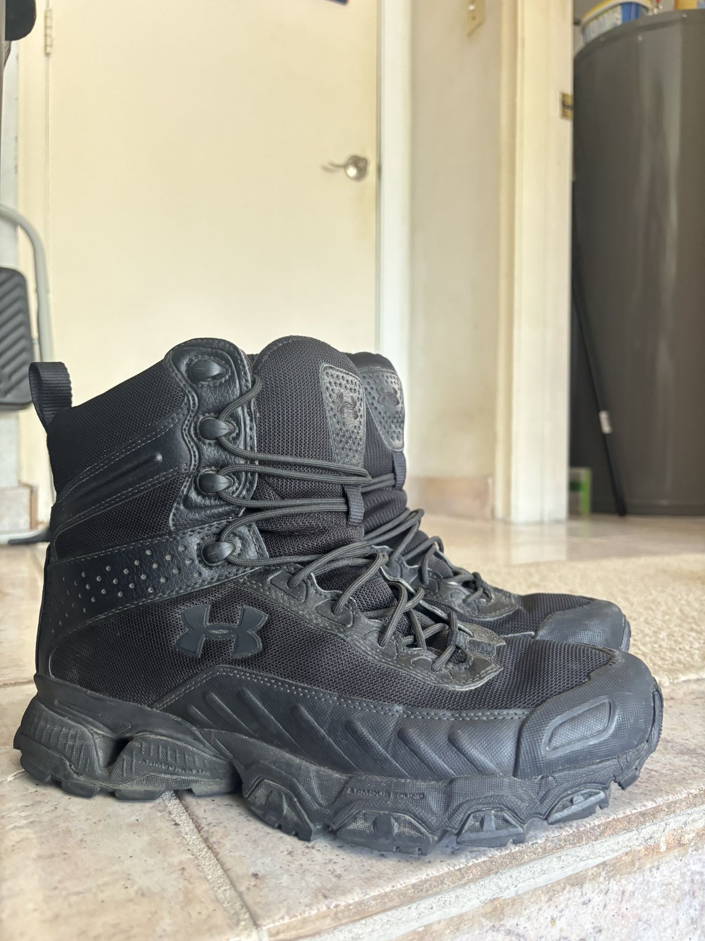 Black Under Armour tactical boots mens 8.5 Military