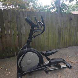 SOLE E25 Elliptical Great Condition