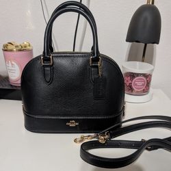 GREAT CONDITION BLACK COACH SABRINA SATCHEL