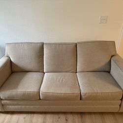 Like New Pull Out Couch 