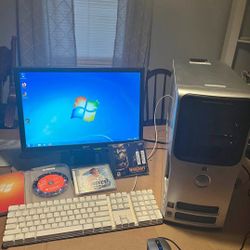 Vintage Dell Dimension E521 gaming pc running windows 7.  Fully tested and Windows activated.