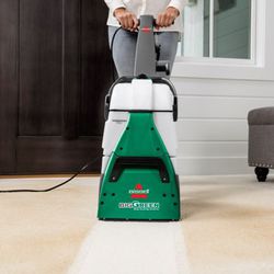 BIG GREEN BISSELL CARPET CLEANER LIKE NEW!!¡