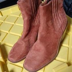 Womens Chelsea Boots Size 9