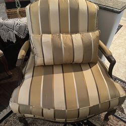 Over Size Chair Like New Pearly Used $125 OBO 