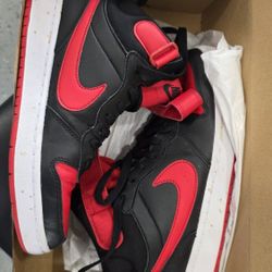 Like NEW NIKE KIDS 6.5