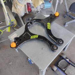 2007 -2009 Hyundai Santa Fe  lower control armd brand new