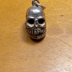 Vintage Sterling Skull Pendant 