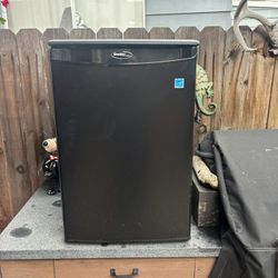 Mini Fridge 