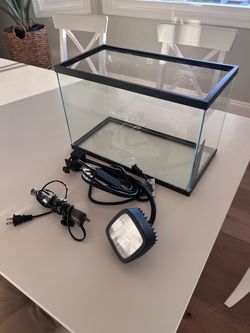 5 gallon fish tank with lamp and heater