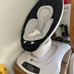 4moms MamaRoo Multi-Motion Baby Swing, Bluetooth Enabled with 5 Unique Motions