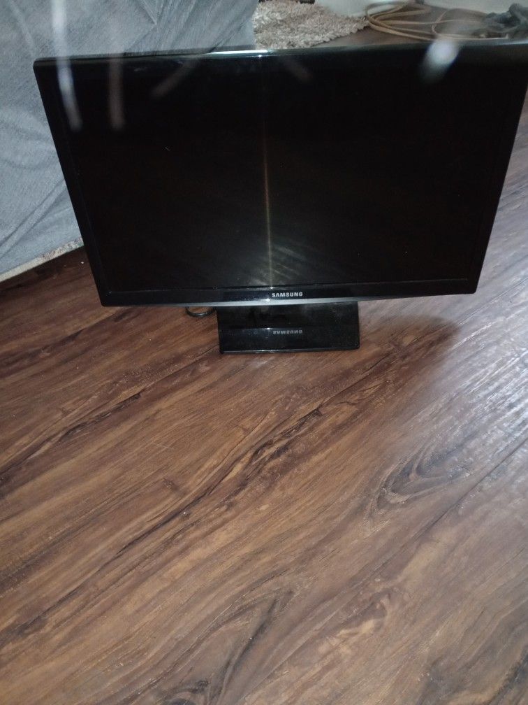 Samsung Monitor With Volume.