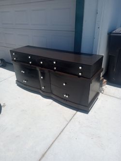 9 drawer dresser