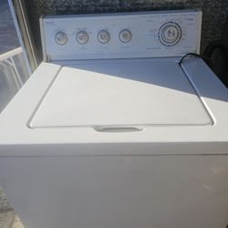 Kirkland By Whirlpool Washer And Dryer Matching Set